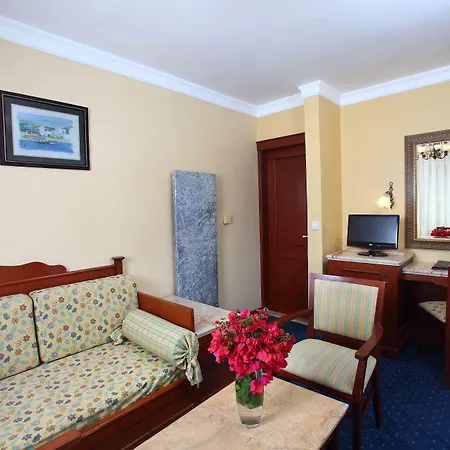 מלון Manzara Boutique - Adults Only 3*