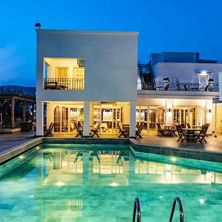 Manzara Boutique - Adults Only מלון 3*